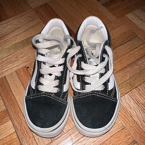 Gently used Vans old skool shoe